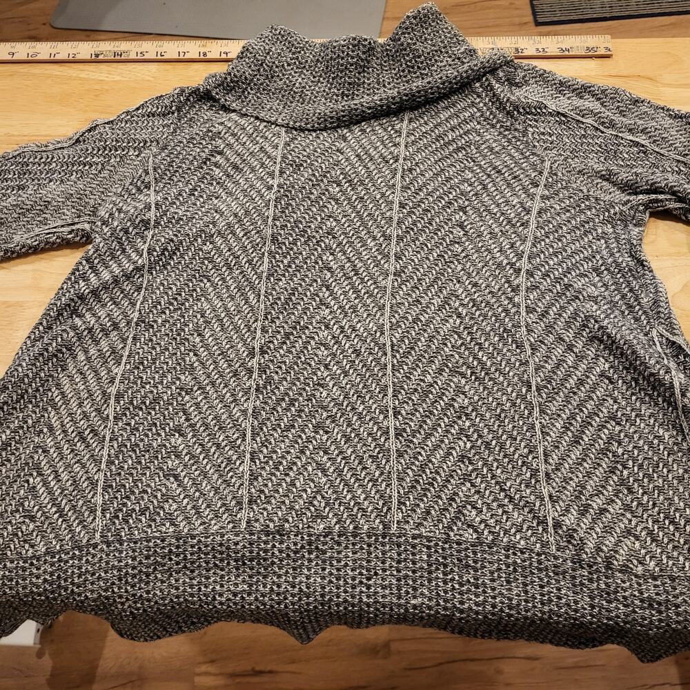 Jean Pierre Tissue Hem Cowl Turtle Neck Knit Sweater 22" Pit to Pit 32" Length
